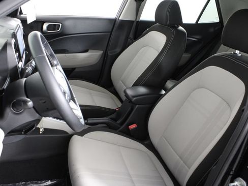 Certified 2022 Hyundai Venue SEL FWD image 20