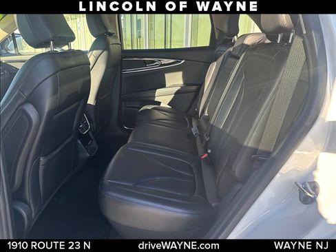 Certified 2022 Lincoln Nautilus AWD w/ Premium Package image 22