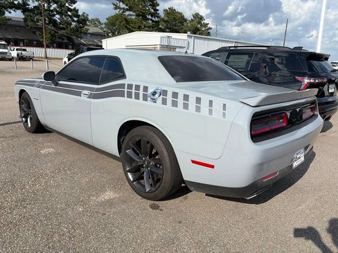 Used 2022 Dodge Challenger R/T w/ Performance Handling Group RWD image 6