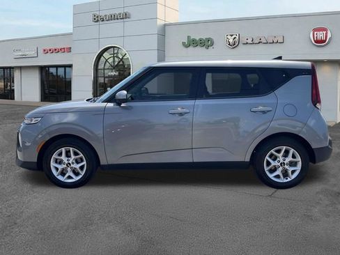 Used 2022 Kia Soul LX w/ Technology Package FWD image 4