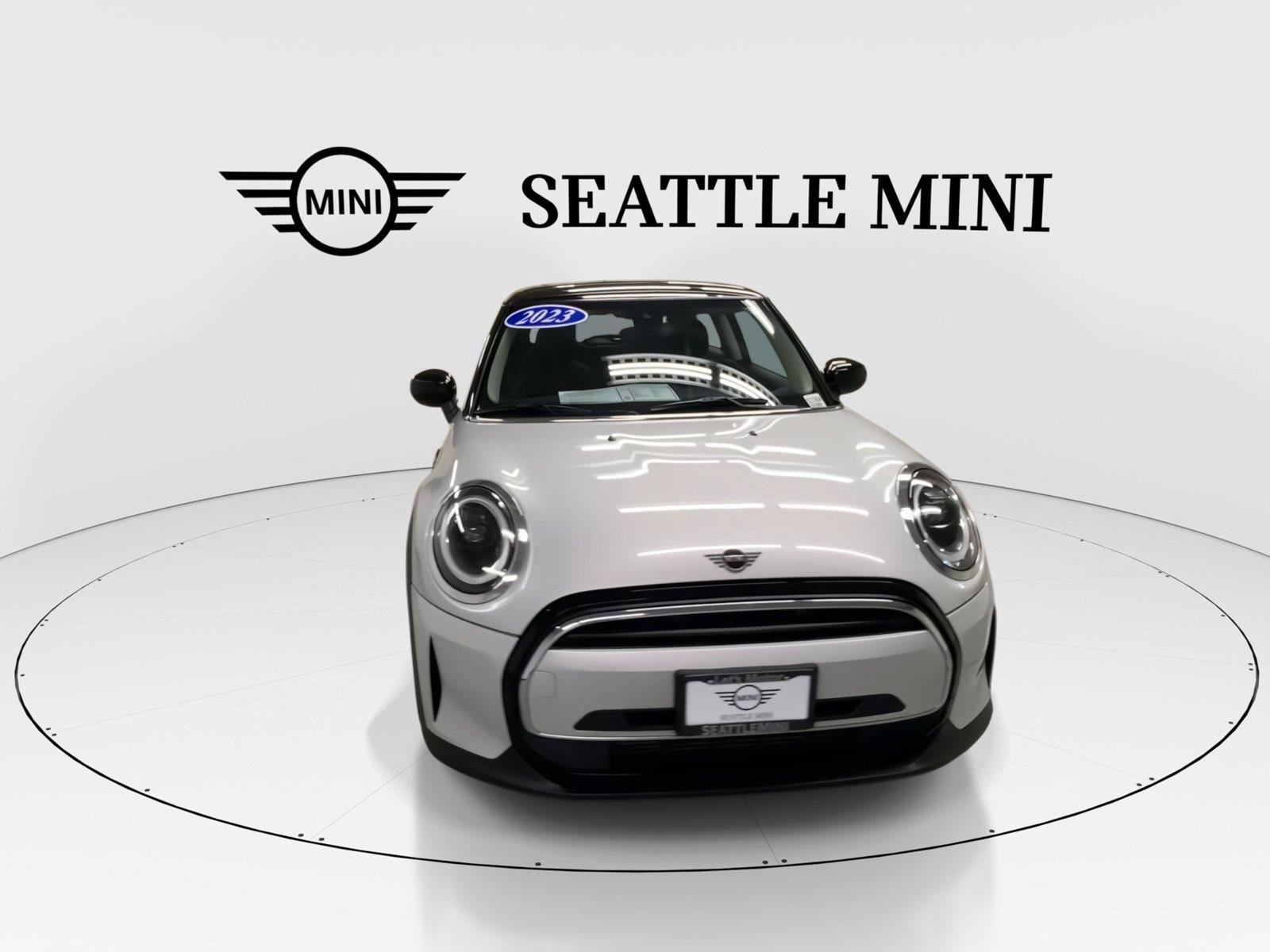 Used 2023 MINI Cooper 2-Door Hardtop FWD image 3