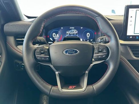 Used 2025 Ford Explorer ST AWD/4WD image 8