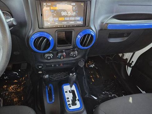 Used 2017 Jeep Wrangler Sport AWD/4WD image 15