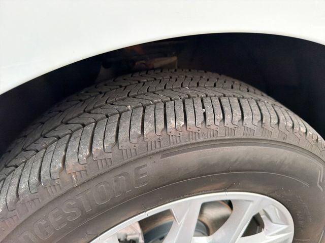 Used 2024 Chevrolet Equinox LT AWD/4WD image 12