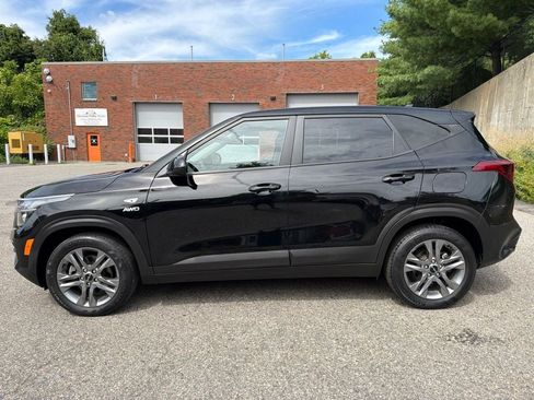 Certified 2023 Kia Seltos LX AWD/4WD image 3