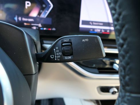 Used 2024 BMW X6 xDrive40i w/ Premium Package image 17