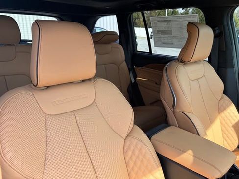 New 2026 Jeep Grand Cherokee Summit AWD/4WD image 30