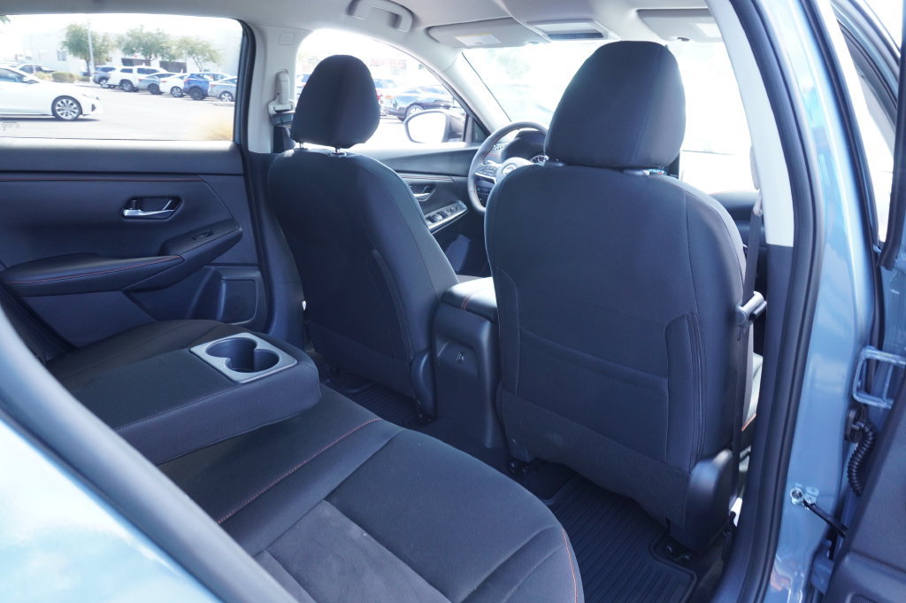 Certified 2025 Nissan Sentra SR FWD image 9