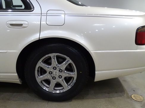 Used 2000 Cadillac Seville STS w/ Convenience Pkg FWD image 31