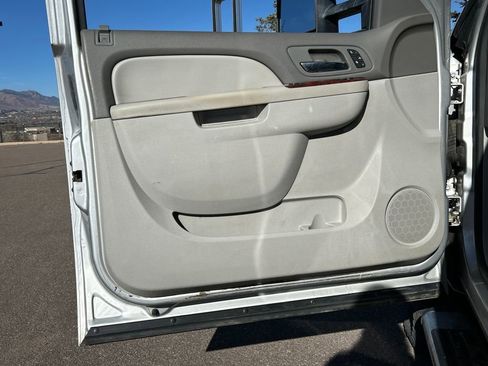 Used 2011 GMC Sierra 3500 SLT image 26