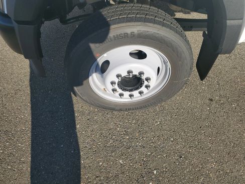 Used 2024 Ford F550 2WD SuperCab Super Duty image 9