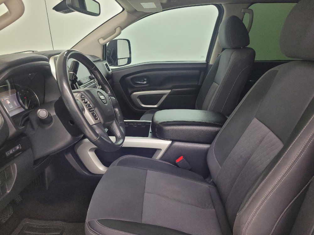 Used 2020 Nissan Titan SV w/ SV Convenience Package RWD image 17
