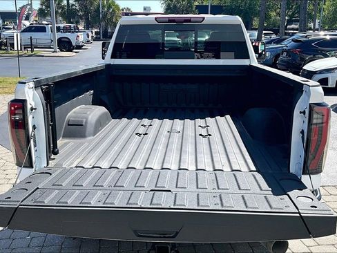 Used 2025 GMC Sierra 2500 AT4 w/ AT4 Premium Plus Package image 7