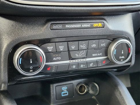 Certified 2022 Ford Escape SE w/ SE Sport Appearance Package image 22