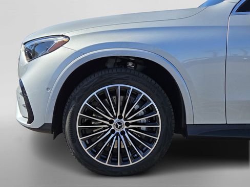 New 2025 Mercedes-Benz GLC 300 image 10