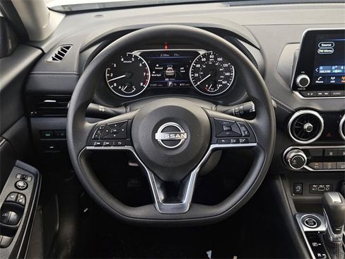 Used 2025 Nissan Sentra SV image 12