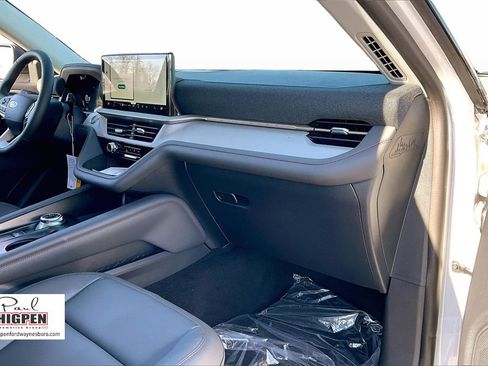 New 2026 Ford Explorer Active w/ Active Comfort Package image 27