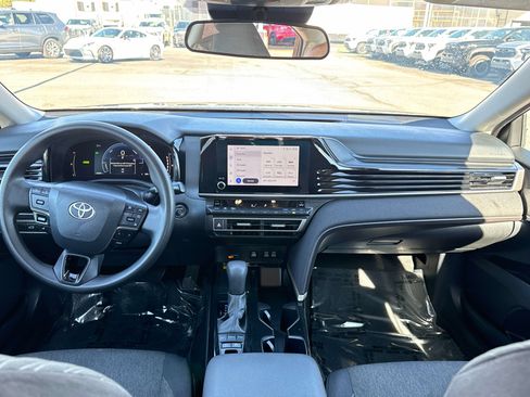 Used 2025 Toyota Camry LE FWD image 14
