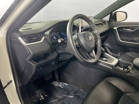 Used 2021 Toyota RAV4 XSE image 9