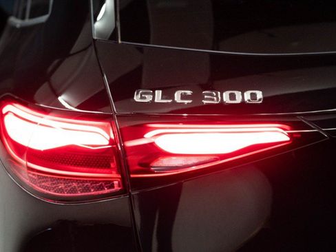 Certified 2026 Mercedes-Benz GLC 300 4MATIC image 9