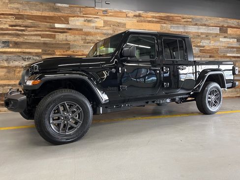 New 2026 Jeep Gladiator Sport image 17