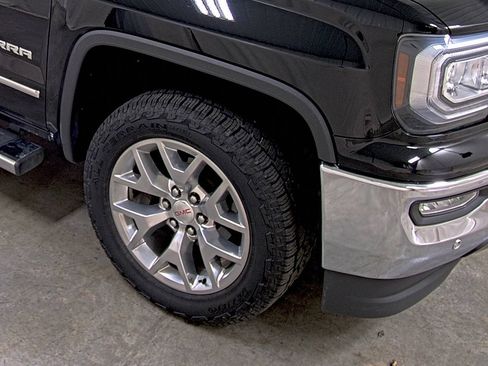 Used 2018 GMC Sierra 1500 SLT w/ SLT Premium Package image 15