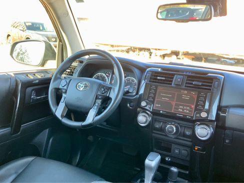 Used 2020 Toyota 4Runner TRD Off-Road Premium image 36