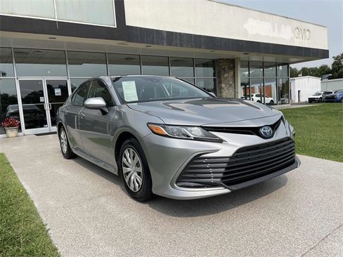 Used 2024 Toyota Camry LE image 1