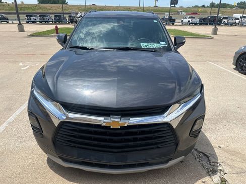 Used 2021 Chevrolet Blazer LT FWD image 2