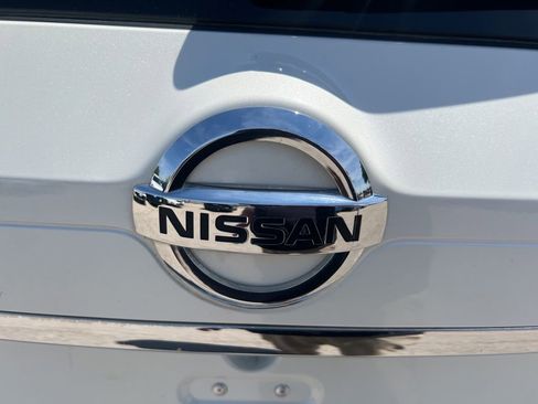 Used 2017 Nissan Rogue SV AWD/4WD image 34