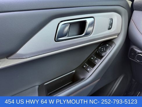 Certified 2025 Ford Explorer Active RWD image 18