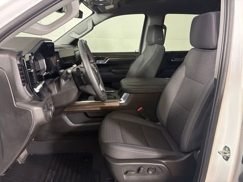Used 2024 Chevrolet Silverado 1500 LT image 16
