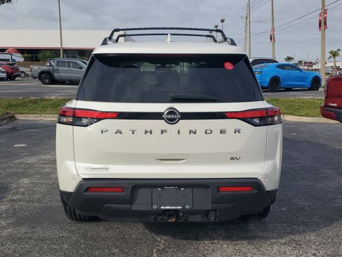 Certified 2022 Nissan Pathfinder SV w/ SV Premium Package image 6