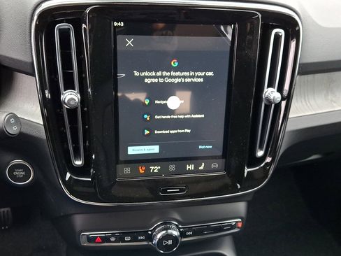 New 2026 Volvo XC40 B5 Core w/ Climate Package image 10