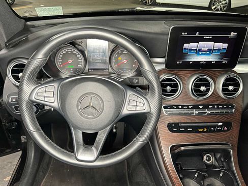 Certified 2019 Mercedes-Benz GLC 350e 4MATIC image 28