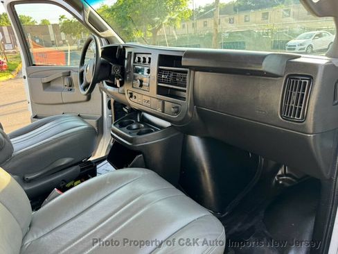 Used 2022 Chevrolet Express 3500 LS RWD image 36