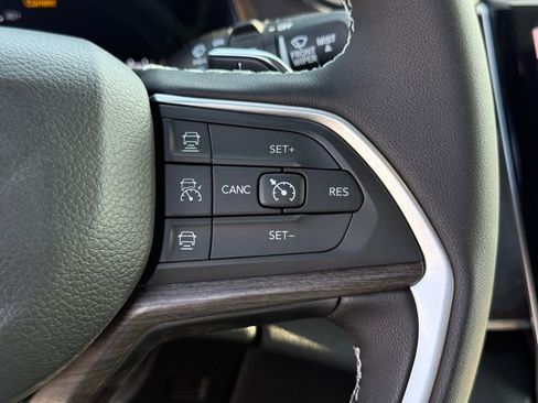 New 2025 Jeep Grand Cherokee L Limited w/ Black Appearance Package image 21