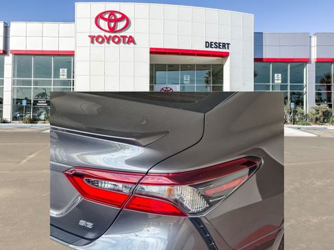 Used 2021 Toyota Camry SE FWD image 7