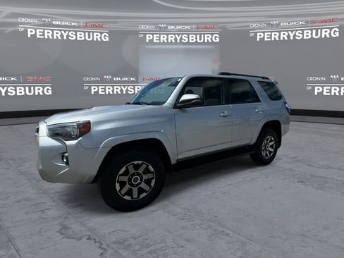 Used 2024 Toyota 4Runner TRD Off-Road Premium w/ Moonroof Package AWD/4WD image 4
