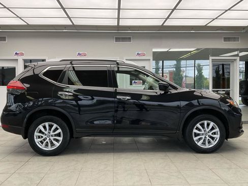 Used 2017 Nissan Rogue SV AWD/4WD image 4
