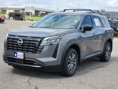 New 2026 Nissan Pathfinder SV image 2
