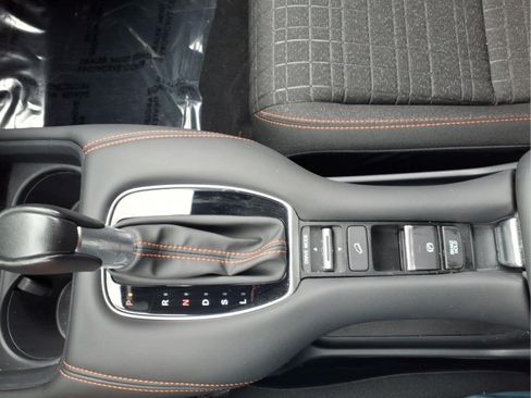 Certified 2025 Honda HR-V Sport image 22