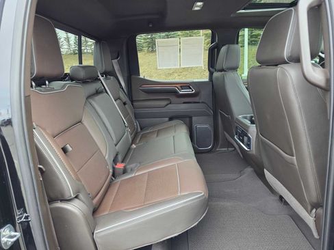 Used 2023 GMC Sierra 1500 Denali w/ Denali Reserve Package AWD/4WD image 12