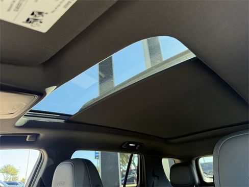 Certified 2025 Chevrolet Equinox RS w/ Safety and Technology Package image 22