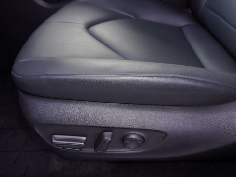 Certified 2025 Toyota Highlander XLE image 15