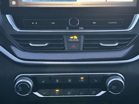 Used 2024 Nissan Altima 2.5 SR w/ SR Premium Package image 21