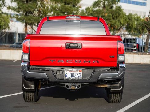 Certified 2023 Toyota Tacoma TRD Off-Road image 8