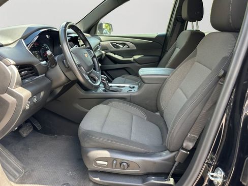 Used 2022 Chevrolet Traverse LT image 18