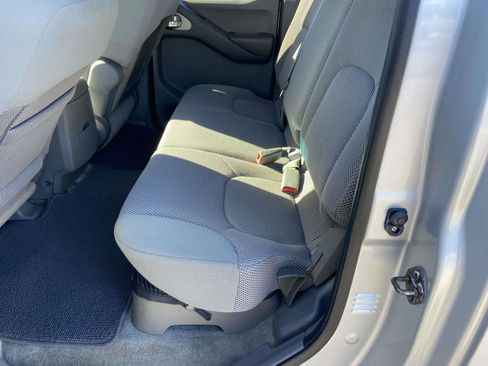 Used 2013 Nissan Frontier SV w/ SV Value Truck Pkg image 10