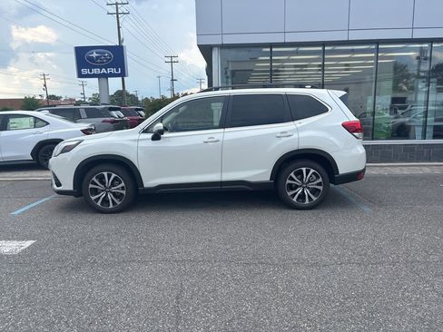 Used 2023 Subaru Forester Limited AWD/4WD image 10
